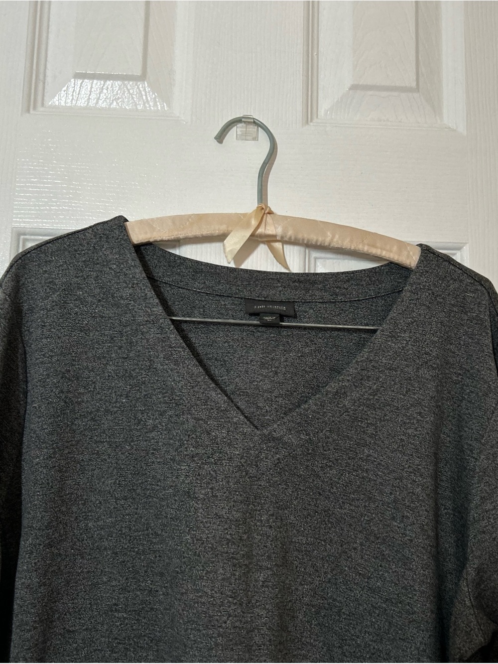 J. Jill Gray Knit Tunic Top Women’s V-Neck 3/4 Sleeve Button Hem Stretch Casual - Picture 11 of 14